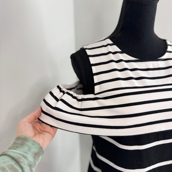 Vince Camuto Black and White Stripe Formal Business Midi Dress (Sz 8) - Picture 4 of 8